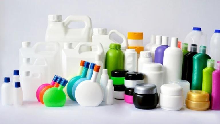 Chai nhựa chứa BPA (Bisphenol A) có thể gây rối loạn nội tiết và ảnh hưởng đến khả năng sinh sản