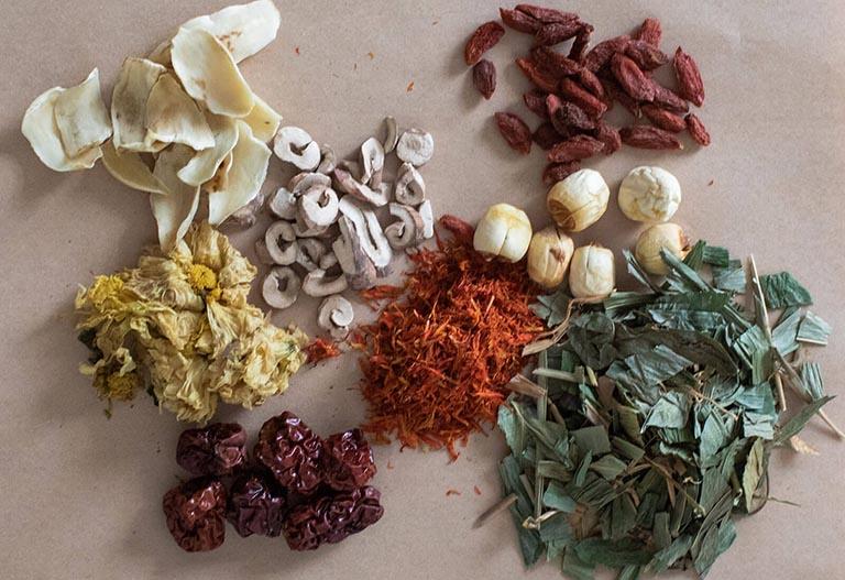 Thảo dược Đông y điều trị tắc vòi trứng